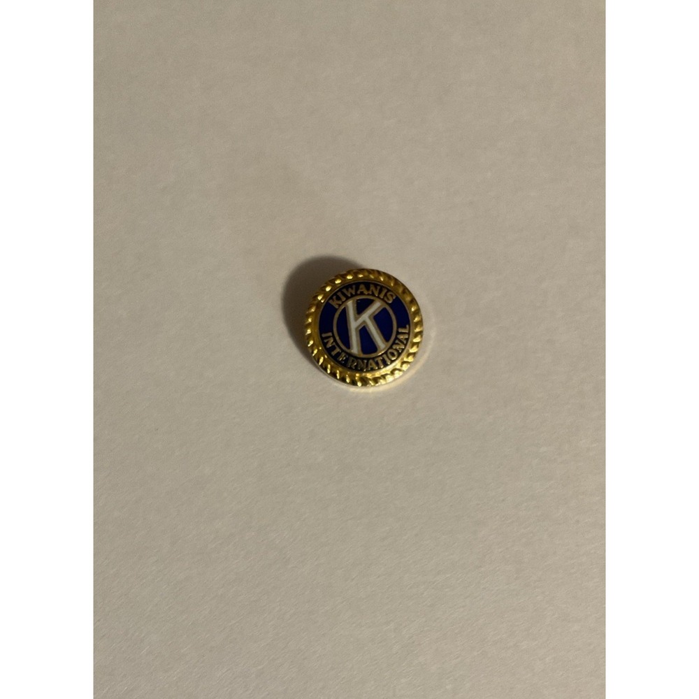 Vtg Kiwanis International Gold Tone Blue Enamel Lapel Pin Bar & Chain Pinback
